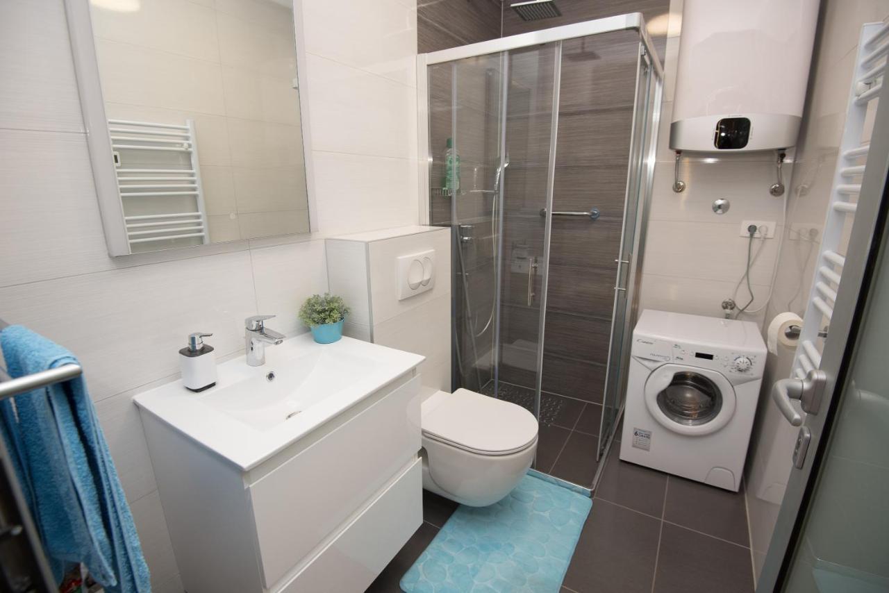 Luxury Studio Apartment Honeymoon Split Exterior photo
