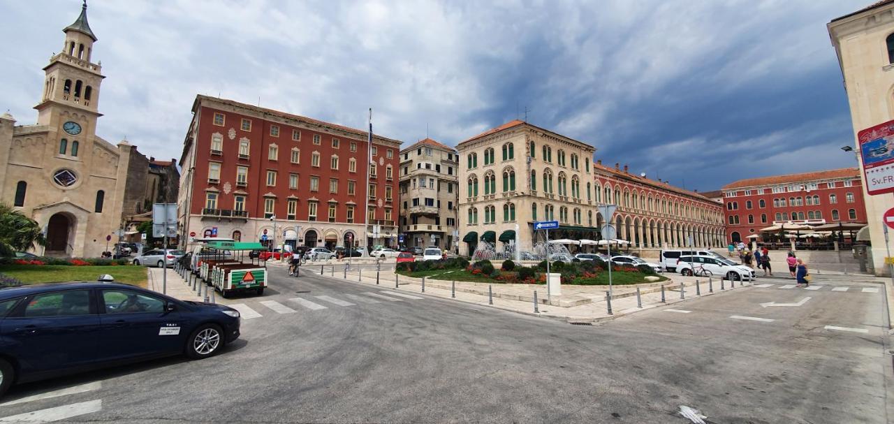 Luxury Studio Apartment Honeymoon Split Exterior photo