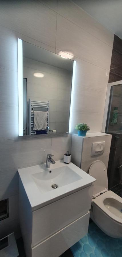 Luxury Studio Apartment Honeymoon Split Exterior photo